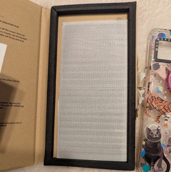 Pixel 7 bundle- cases and screen protectors - Picture 3 of 4